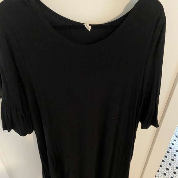 Plus Size Dress with Ruffle sleeves and Hem - Picture 4 of 5